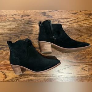 Ugg Australia Kingsburg black suede waterproof ankle boot size 8.5